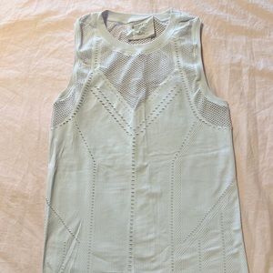 EUC Athleta Oxygen Tank Size M White Seamless Mesh Sleeveless Top